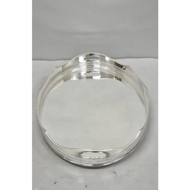 Traditional Antique English Edwardian Silver Plated Scalloped Oval Butlers Serving Bar Tray For Sale - Image 3 of 13
