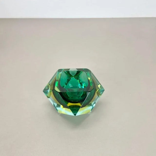 Murano Glass Sommerso Bowl Ashtray from Luigi Mandruzzato, Italy, 1970s For Sale - Image 3 of 17