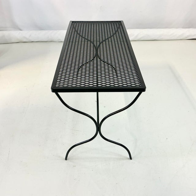 Mid-Century Atomic Mesh Salterini Style Boho Chic Outdoor Coffee Table, Newly Painted. For Sale - Image 11 of 14