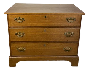 Late 18th Century American Oak Chest of Drawers, Circa 1770