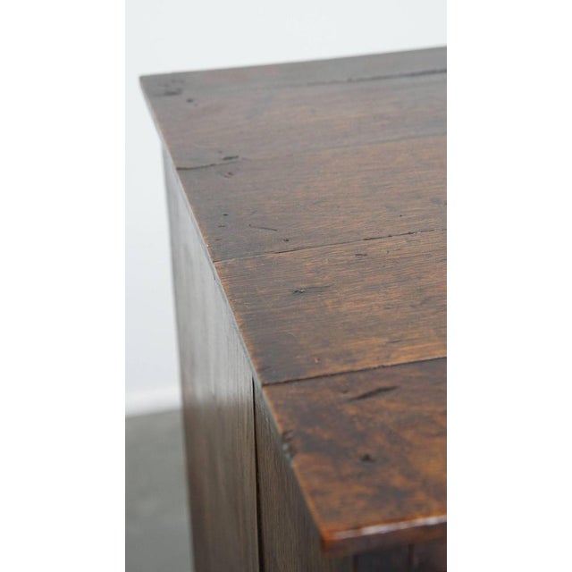 Antique 18th Century English Chest of Drawers with 3 Drawers and Original Fittings For Sale - Image 13 of 16