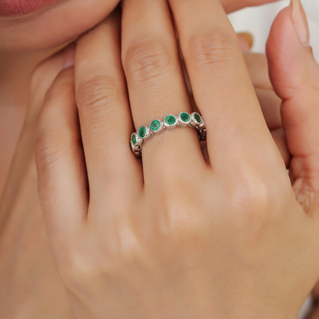 Certified 2.3 Ct Natural Emerald Milgrain Eternity Wedding / Anniversary Band Ring - Size 6 For Sale - Image 9 of 14