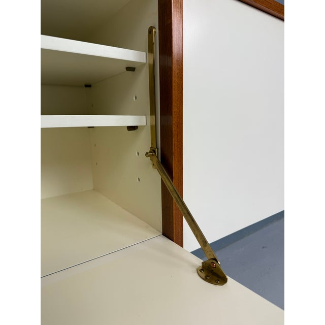 Walnut Hanging Cabinet by Florence Knoll for Knoll, 1950s For Sale - Image 9 of 18