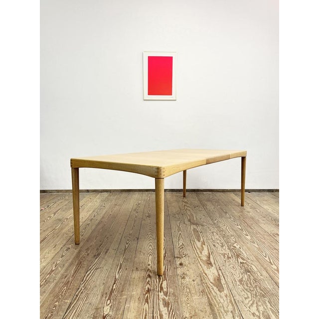 Wood Mid-Century Modern Extendable Dining Table in Oak by H.W. Klein for Bramin, 1960 For Sale - Image 7 of 18