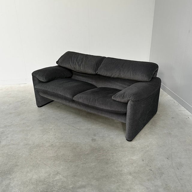 Maralunga Two-Seater Sofa by Vico Magistretti for Cassina, 1990s For Sale - Image 15 of 18