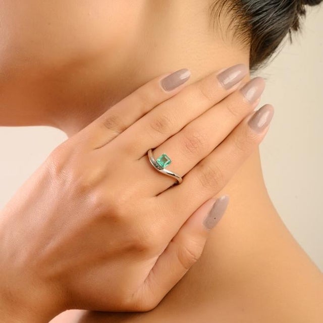 Green Deco Style Minimal 14k White Gold Square-Cut Emerald Wave Solitaire Ring Size 6.5 For Sale - Image 8 of 14