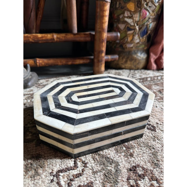 Traditional Vintage Black & White Bone Inlay Box Octagonal Geometric Trinket Box For Sale - Image 3 of 5
