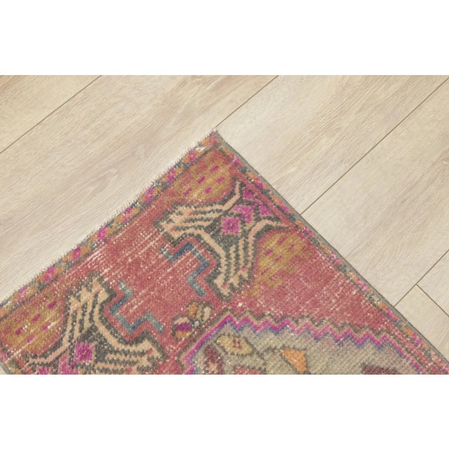 1970s Turkish Vintage Geometric Desing Red Oushak Rug For Sale In Sacramento - Image 6 of 9