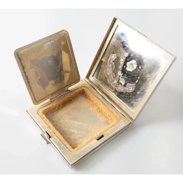 Metal Mid Century American Sterling SIlver Makeup Compact With Seahorse For Sale - Image 7 of 8