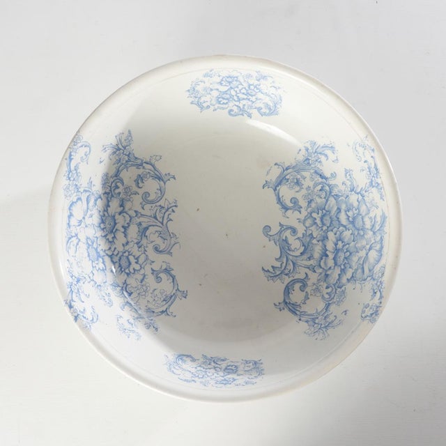 Victorian 19th Century Victorian Blue and White Chamber Set - Set of 5 For Sale - Image 3 of 18