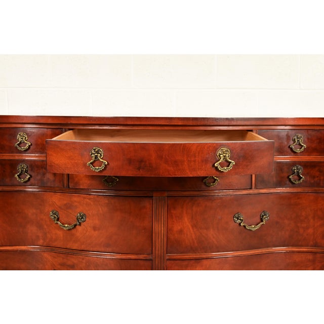 Brown Century Furniture Georgian Carved Flame Mahogany Serpentine Front Ten-Drawer Dresser or Chest of Drawers | Circa 1950s For Sale - Image 8 of 13