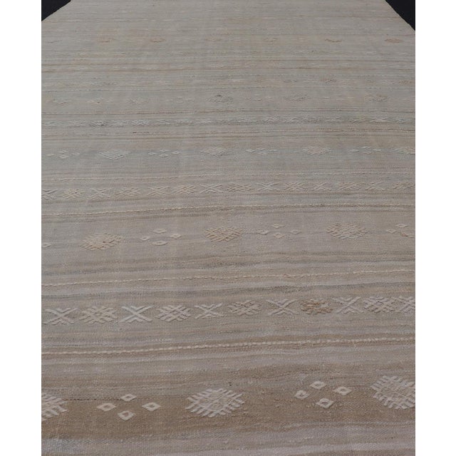 Traditional Vintage Turkish Kilim Rug With Soft Beige and Pastel Accents 6'0 X 11'0 For Sale - Image 3 of 10