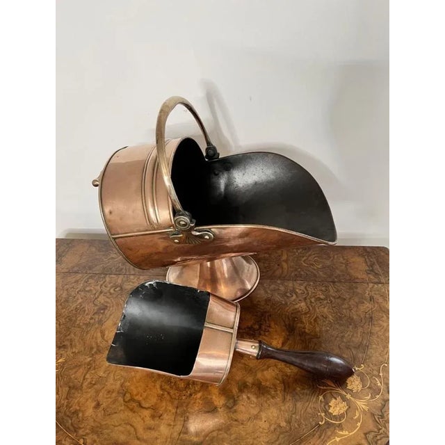 Late 19th Century Victorian Copper Coal Scuttle and Shovel, 1880s, Set of 2 For Sale - Image 5 of 10