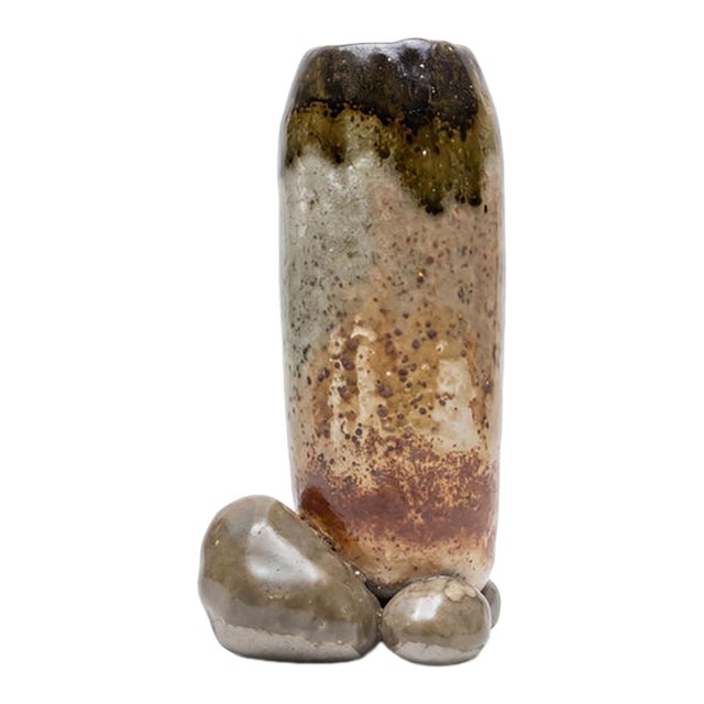 1970s Biomorphic Brutalist Studio Pottery Vessel With Pebble Base – 7" Sculptural Stoneware Bud Vase For Sale