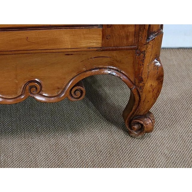 Brown Long Late 18th Century Massive Cherry Woodwork Buffet For Sale - Image 8 of 18