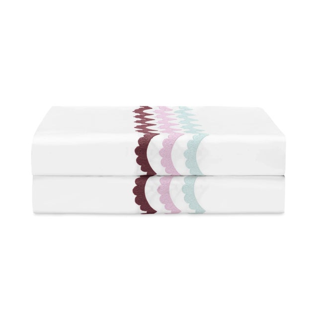 Contemporary Celerie Kemble + Hamburg House Whimsical Wine Scallop Full Sheet Set - 4 Pieces For Sale - Image 3 of 7