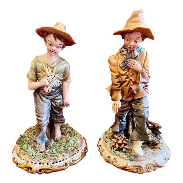 Porcelain Newsboys from Capodimonte, Set of 2 For Sale