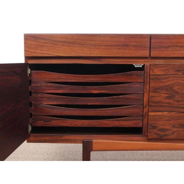 Danish Rosewood Model FA 66 Sideboard by Ib Kofod-Larsen for Faarup Mobelfabrik, 1960 For Sale - Image 4 of 9