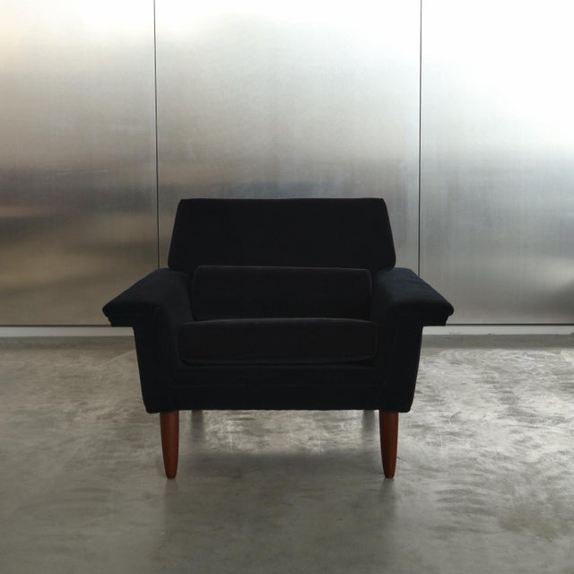 Mid-Century Modern Lounge Chair in Mohair, 1967 For Sale - Image 11 of 17