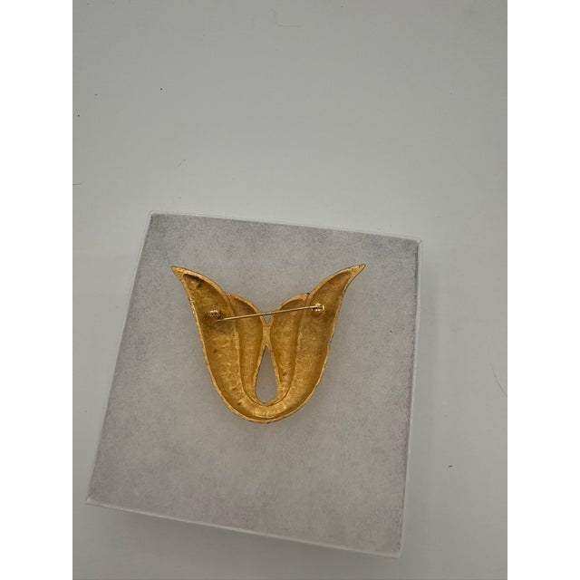 Late 20th Century Vintage 1980s Sculptural Tulip Gold Tone Brooch For Sale - Image 5 of 7