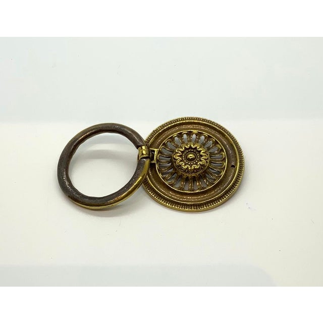 Traditional Henredon Large Pull With Decorative Backplate Antique Brass Finish For Sale - Image 3 of 5