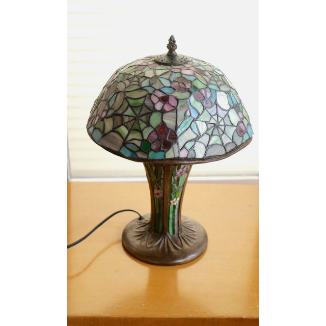 Vintage Tiffany-Style Cobweb Artisanal Lead Glass Lamp With Heavy Mosaic Base For Sale In Chicago - Image 6 of 13