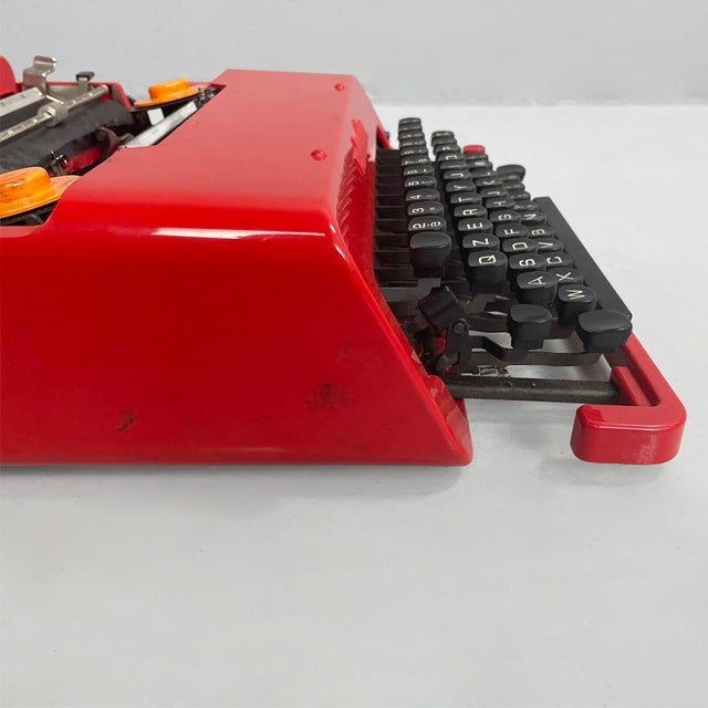 Italian Modern Typewriter by Ettore Sottsass for Olivetti, 1970s For Sale - Image 14 of 17
