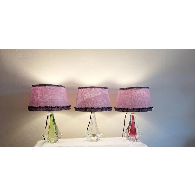 Beige Vintage Belgian Table Lamps in Colored Crystal Glass Feet by Christalleries De Val St Lambert and Lamplove, 1970s, Set of 3 For Sale - Image 8 of 8