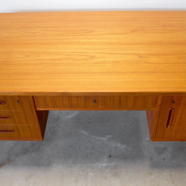 Brown 1960s Danish Teak Desk With Curved Sides & Rear Storage For Sale - Image 8 of 18