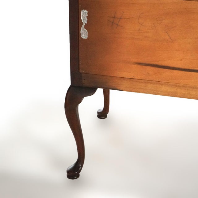 Queen Anne American Heritage Queen Anne Style Mahogany Chest On Chest by Hickory 20th Century For Sale - Image 3 of 12