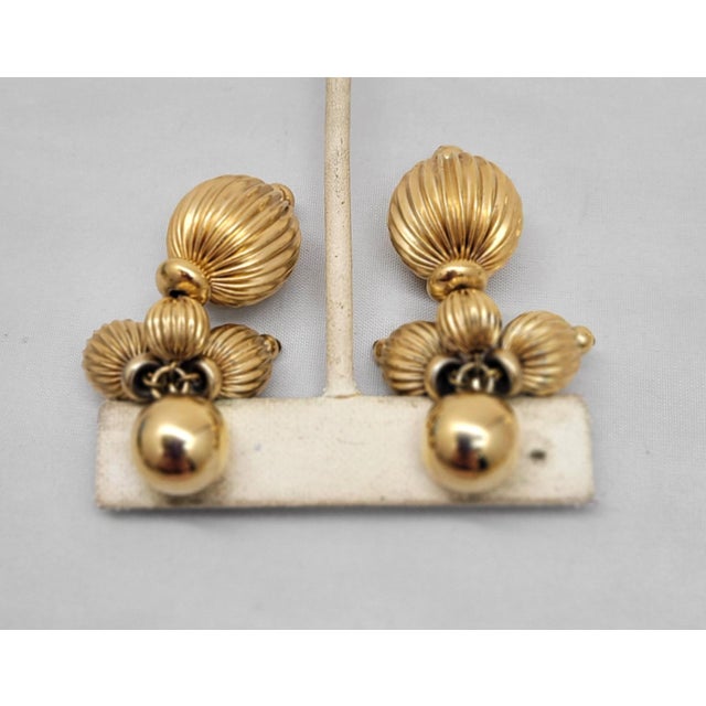 Metal Vintage 1950s Signed Napier Goldtone Ribbed Beaded Clip Earrings - 2 Pieces For Sale - Image 7 of 8