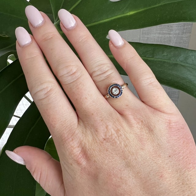 Contemporary Vintage Gold and Diamond and Sapphire Ring Circa 1910, Size 7 For Sale - Image 3 of 4