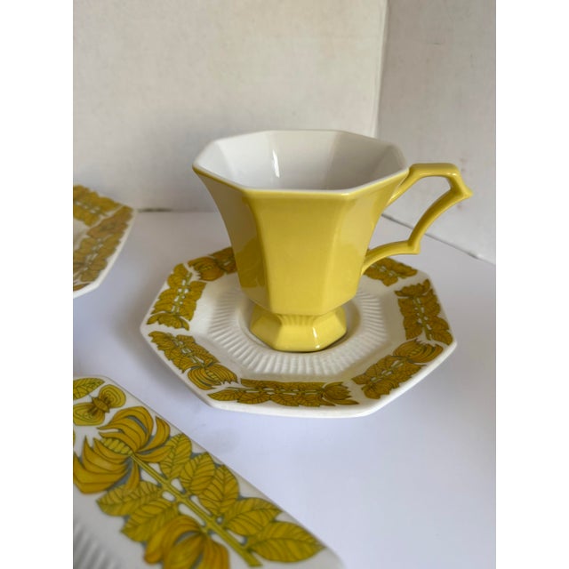 Yellow 1960s Independence Ironstone Japan Yellow Bouquet/Yellow Daffodil 43-Piece Dinnerware Set For Sale - Image 8 of 12