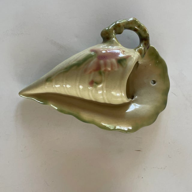 Mid-Century Modern VIntage Hull Pottery Flower Wall Pockets - Set of 2 - Woodland For Sale - Image 3 of 5