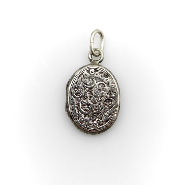 Late 19th Century Victorian Sterling Silver Mizpah Hand Engraved Locket For Sale - Image 4 of 12