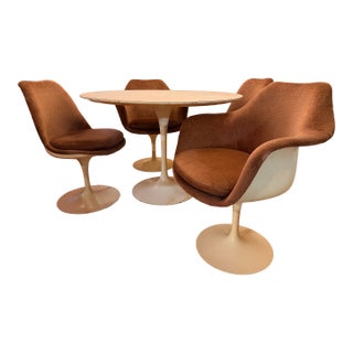 Vintage Mid Century Eero Saarinen for Knoll Tulip Dining Table and 4 Swivel Chairs For Sale