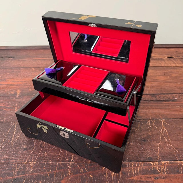 Japanese Aizu Lacquer Musical Jewellery Box, 1980s For Sale - Image 14 of 18