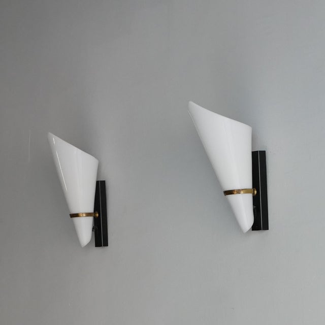 1950s Wall Light in Acrylic Glas and Brass, 1950, Set of 2 For Sale - Image 5 of 11