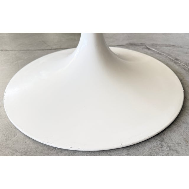 Eero Saarinen for Knoll Round Dining Table For Sale - Image 9 of 11