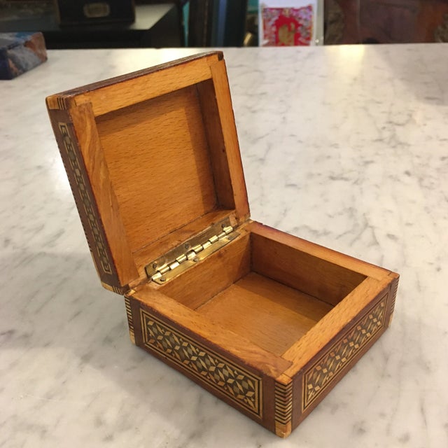 Brown Wood Marquetry and Mother of Pearl Inlay Lidded Accessories Box For Sale - Image 8 of 11