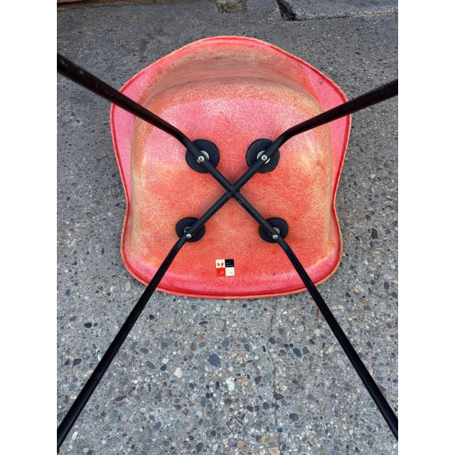 Pink Eames 1st Generation Zenith Label Rope Edge DAX Fiberglass Armchair For Sale - Image 8 of 11