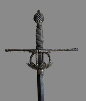 17th century shell-shaped rapier with a taza