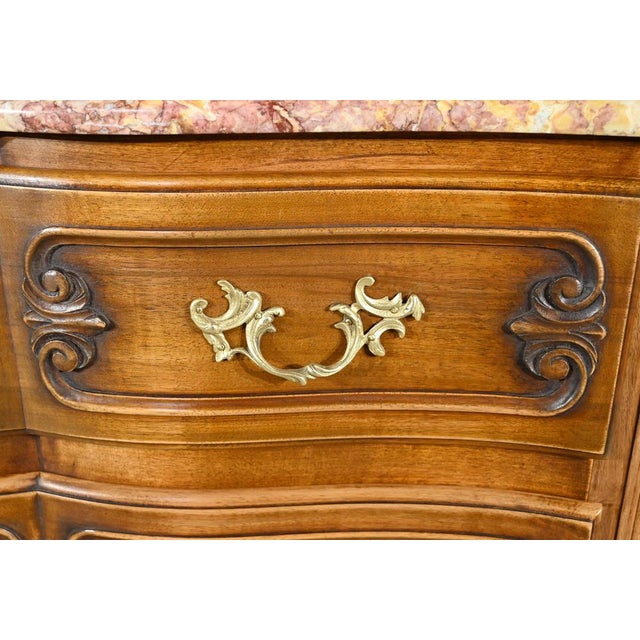 Louis XV Style Walnut Sauté Crossbow Commode, Early 20th Century For Sale - Image 10 of 18