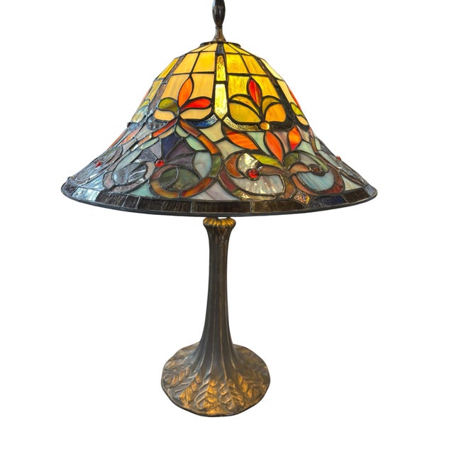 Traditional Late 20th Century Art Nouveau Style Stained Glass Table Lamp With Floral Shade & Cast Leaf Base For Sale - Image 3 of 7
