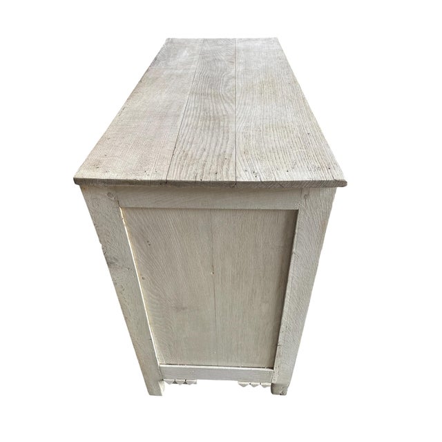 Louis XVI Chest of Drawers in Oak and Brass Handles, 1820, in Very Good conditions. Designed before 1890