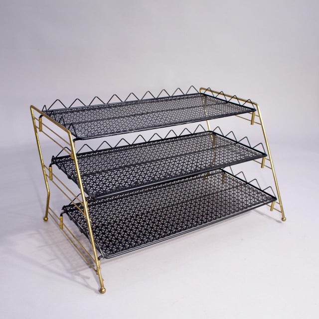 1960s Vintage Shoe Shelf in Brass and Painted Metal, 1950s For Sale - Image 5 of 5