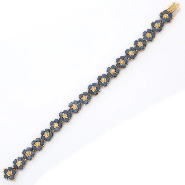 18k Yellow Gold Floral Blue Sapphire and Diamond Bracelet, 21.25 Ct by VRJewels For Sale - Image 4 of 16