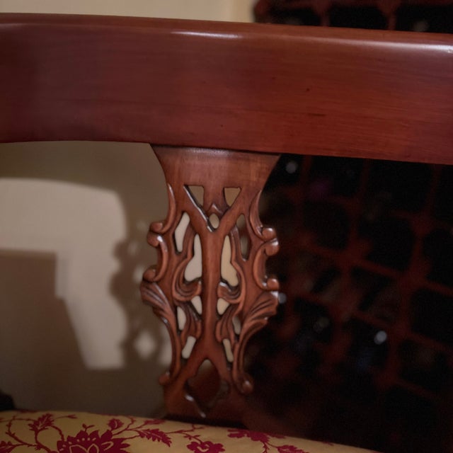 French Country Vintage Hand Carved Mahogany Chippendale Parlor Settee Chairs Set For Sale - Image 3 of 9
