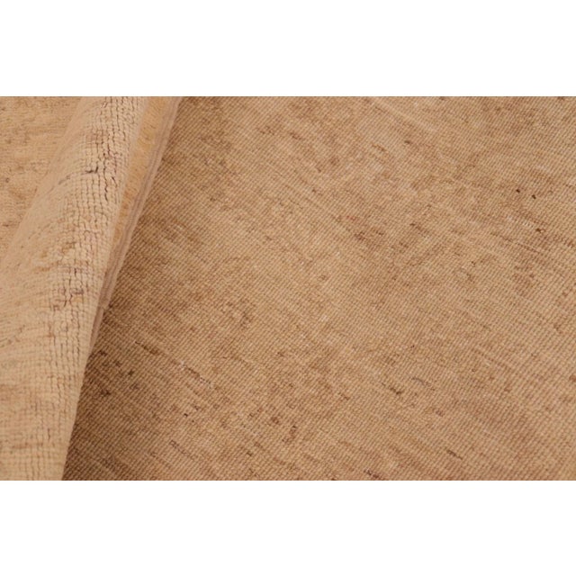 1990s 1990s Contemporary Sun Faded Alkaid Tan/Brown Hand Knotted Wool Rug - 6'2" X 8'10" For Sale In New York - Image 6 of 10