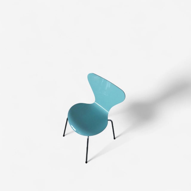 Fritz Hansen Series 7 Chair by Arne Jacobsen Tiffany Blue Edition by Jwolf Studio Refinished from Fritz Hansen For Sale - Image 4 of 7